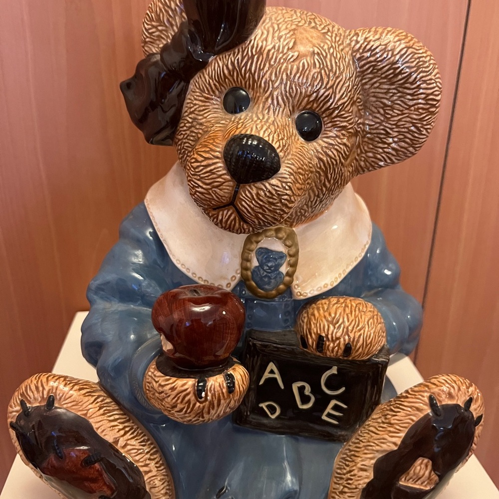 Vintage Boyd's Mrs. Bruin's Cookie Jar - Ltd. Edition 3E /3477. Item#390000